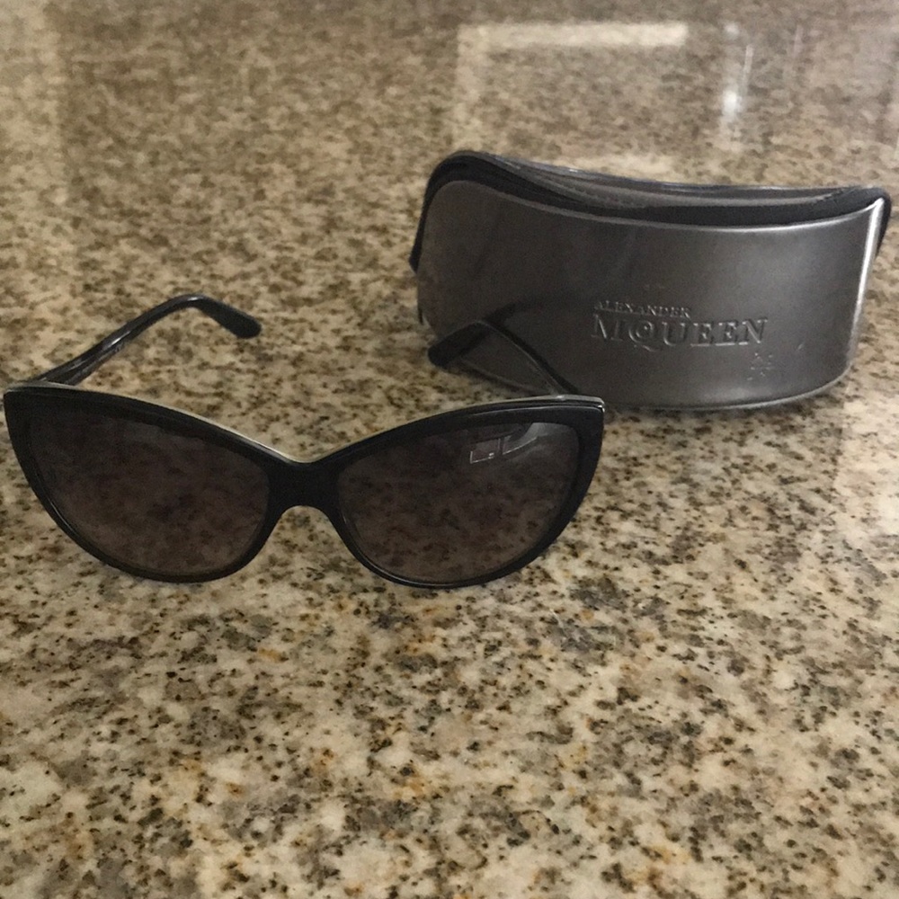 Alexander McQueen Sunglasses AMQ 4147/s
